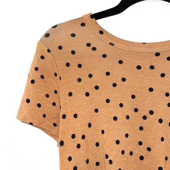 Maurices 24/7 Gold & Black Polka Dot Print Short Sleeve Tee Small Women’s - Picture 3 of 9
